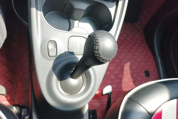 Used smart forfour 2018 1.0L 52kW Passion Edition Gear Lever