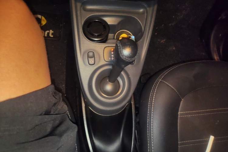 Used smart forfour 2018 1.0L 52kW Passion Edition Gear Lever