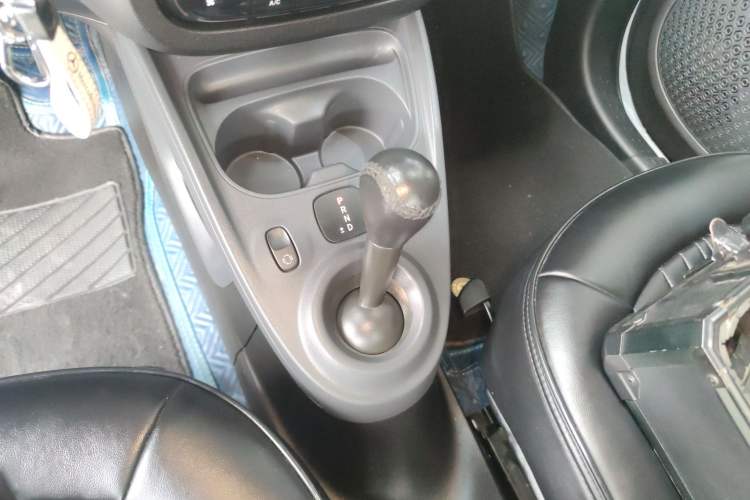 Used smart forfour 2018 1.0L 52kW Passion Edition Gear Lever