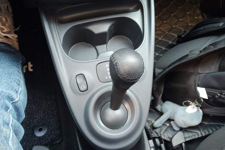 Used smart forfour 2018 1.0L 52 kW Dynamic Edition Gear Lever