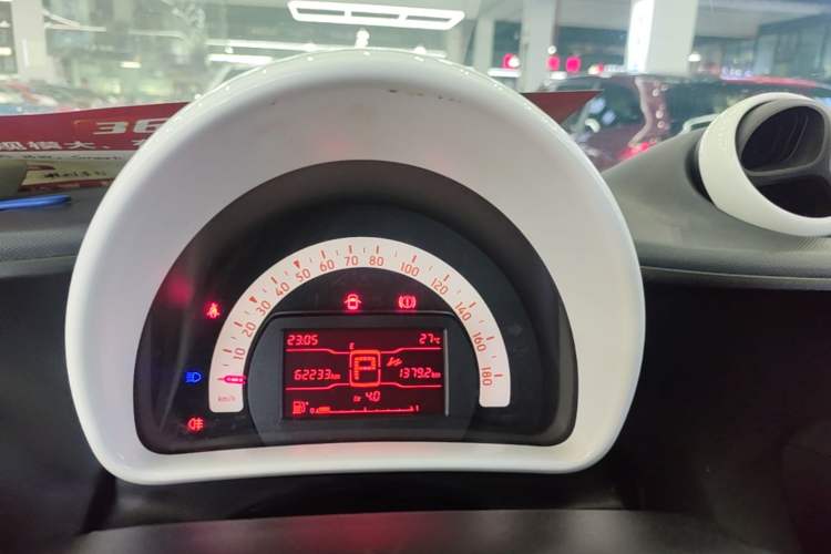 Used smart forfour 2018 1.0L 52 kW Dynamic Edition Instrument Cluster