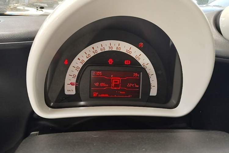 Used smart forfour 2018 1.0L 52 kW Dynamic Edition Instrument Cluster