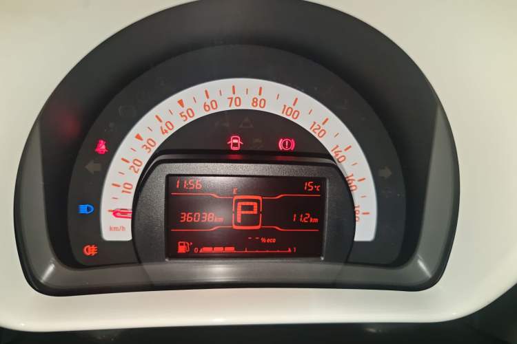 Used smart forfour 2018 1.0L 52 kW Dynamic Edition Instrument Cluster