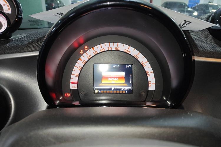 Used smart forfour 2018 0.9T 66 kW Pioneer Edition Instrument Cluster