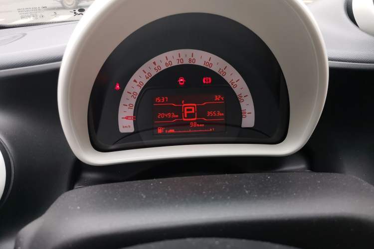 Used smart forfour 2018 1.0L 52 kW Dynamic Edition Instrument Cluster