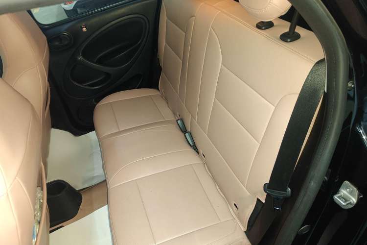 Used smart forfour 2018 1.0L 52 kW Dynamic Edition Interior 1