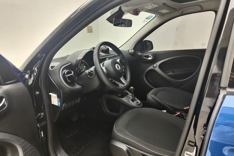 Used smart forfour 2018 1.0L 52kW Passion Edition Interior 1