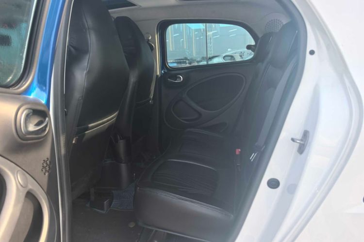 Used smart forfour 2018 1.0L 52kW Passion Edition Interior 3