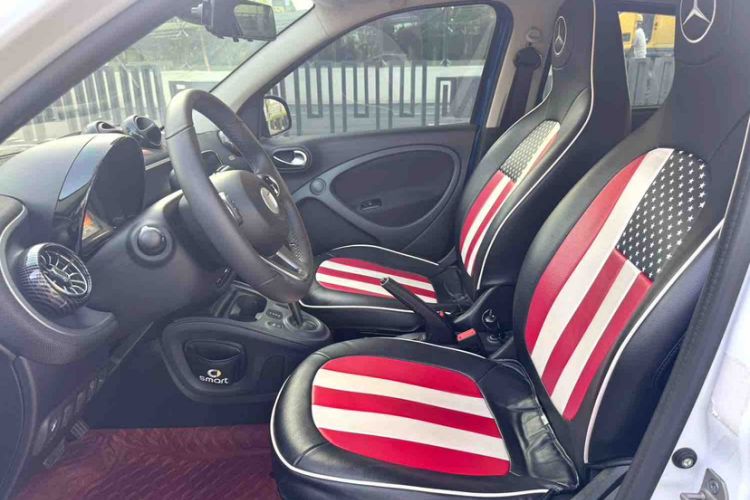 Used smart forfour 2018 1.0L 52kW Passion Edition Interior 3