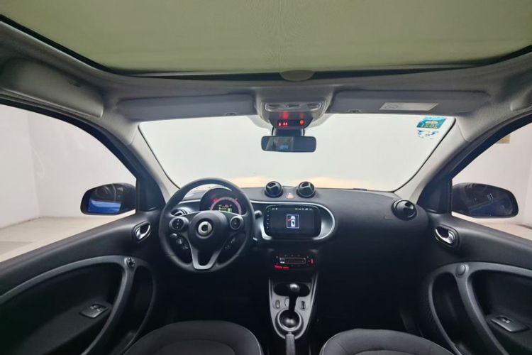 Used smart forfour 2018 1.0L 52kW Passion Edition Interior 3