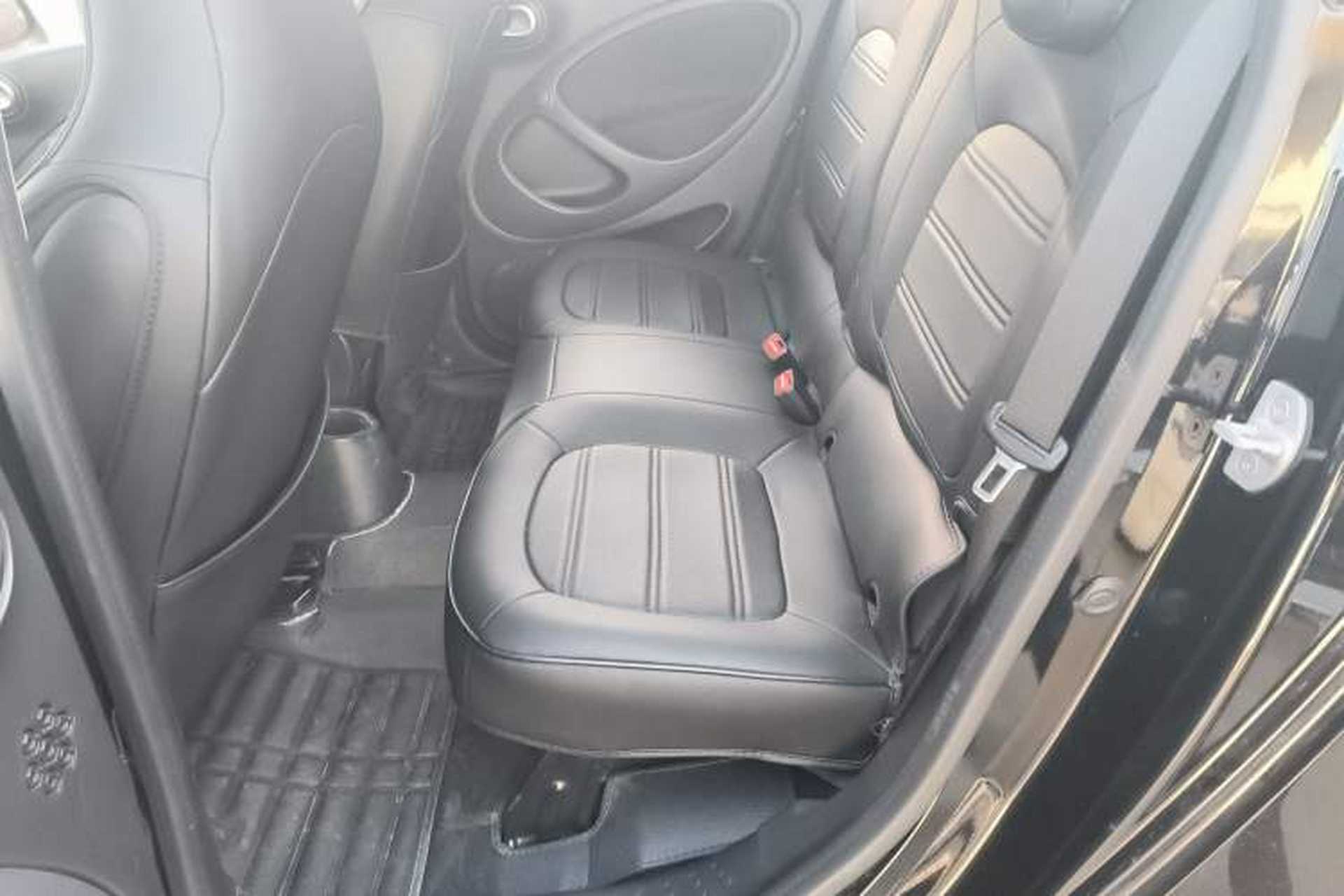 Used smart forfour 2018 1.0L 52kW Passion Edition Interior 4