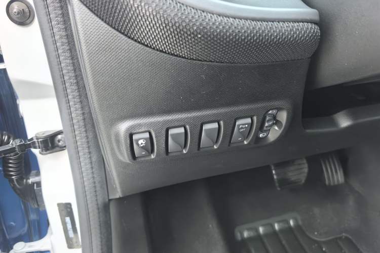 Used smart forfour 2018 0.9T 66 kW Pioneer Edition Interior 5