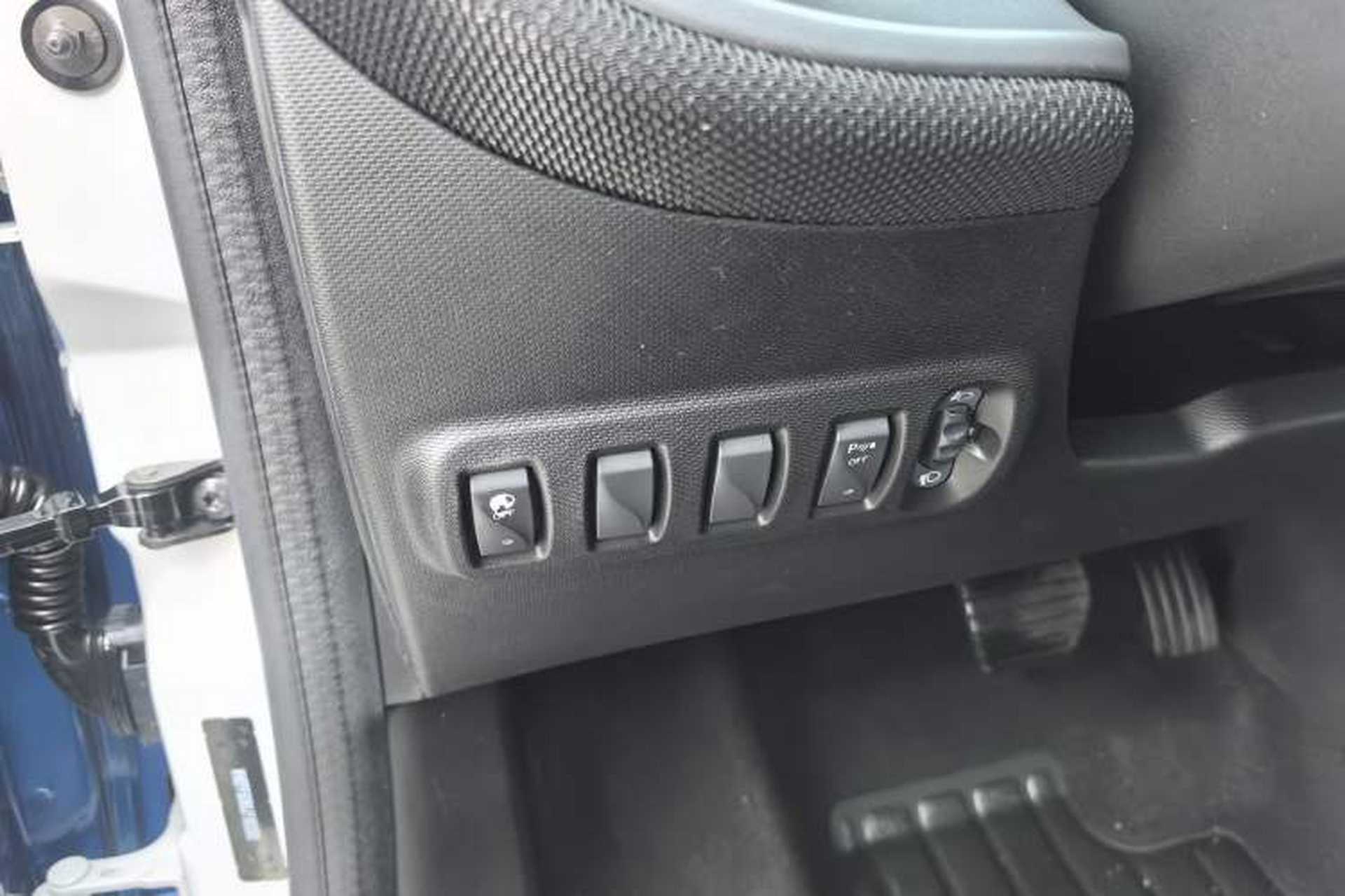 Used smart forfour 2018 0.9T 66 kW Pioneer Edition Interior 5