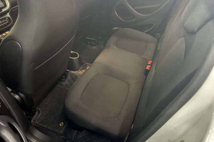 Used smart forfour 2018 1.0L 52kW Passion Edition Interior 6