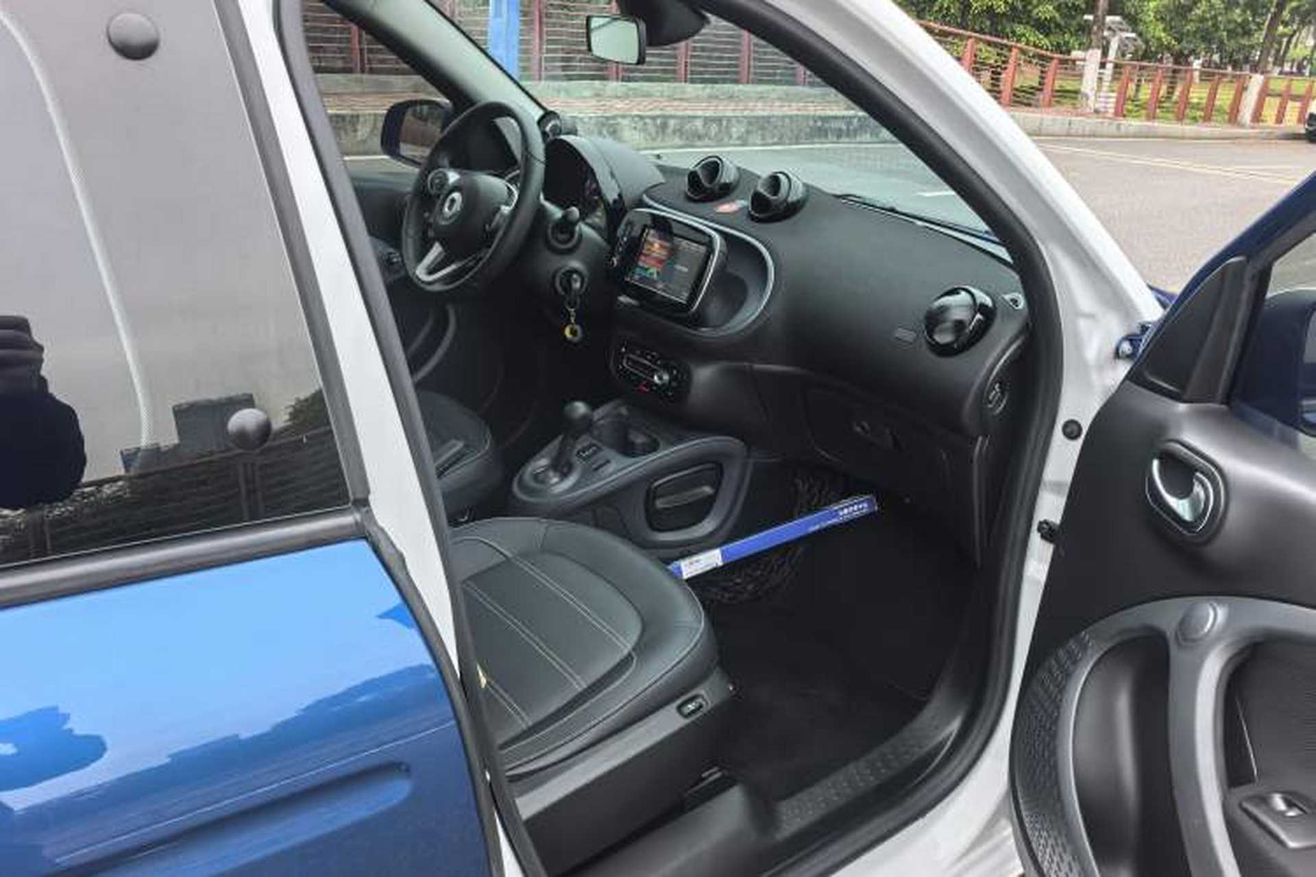 Used smart forfour 2018 0.9T 66 kW Pioneer Edition Interior 7