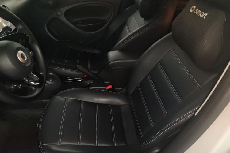 Used smart forfour 2018 1.0L 52 kW Dynamic Edition Left Front Seat