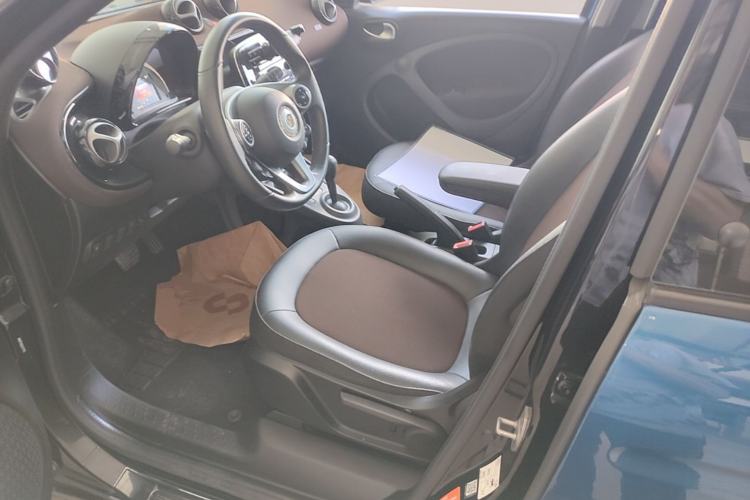 Used smart forfour 2018 0.9T 66 kW Fashion Edition Left Front Seat