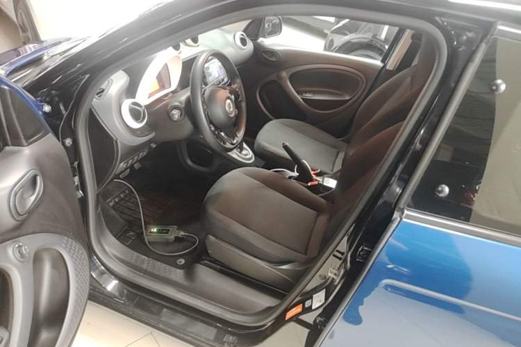 Used smart forfour 2018 1.0L 52 kW Dynamic Edition Left Front Seat