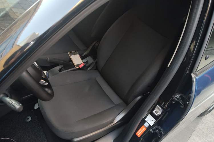 Used smart forfour 2018 1.0L 52 kW Dynamic Edition Left Front Seat