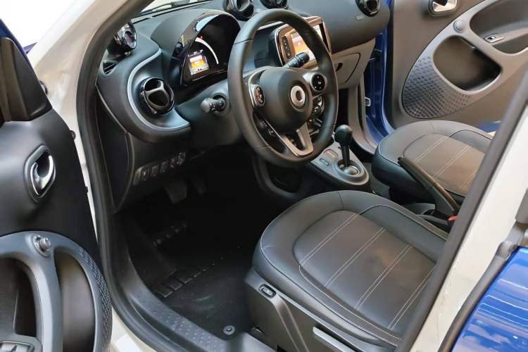 Used smart forfour 2018 0.9T 66 kW Pioneer Edition Left Front Seat