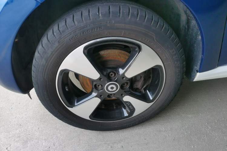 Used smart forfour 2018 1.0L 52kW Passion Edition Left Front Wheel Hub