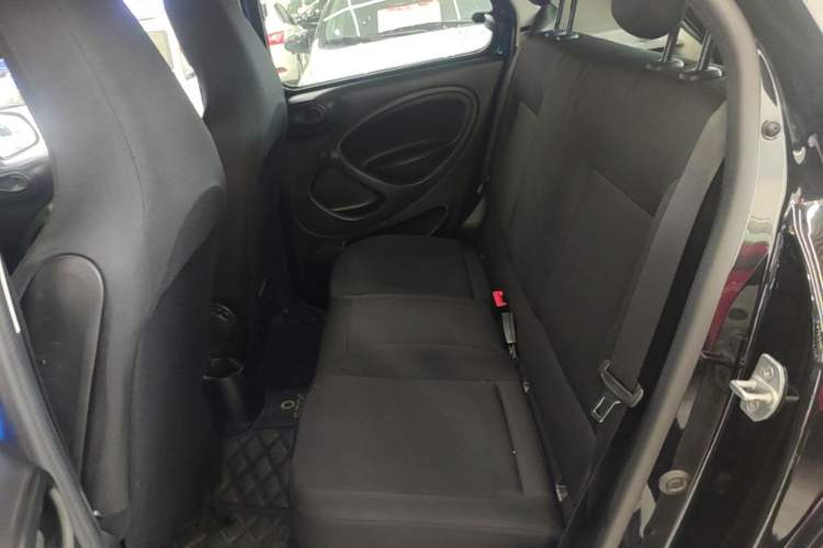 Used smart forfour 2018 1.0L 52 kW Dynamic Edition Left Rear Seat