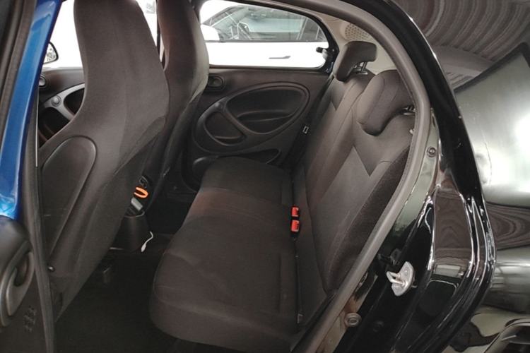 Used smart forfour 2018 1.0L 52 kW Dynamic Edition Left Rear Seat