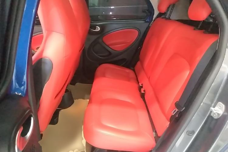 Used smart forfour 2018 1.0L 52kW Passion Edition Left Rear Seat