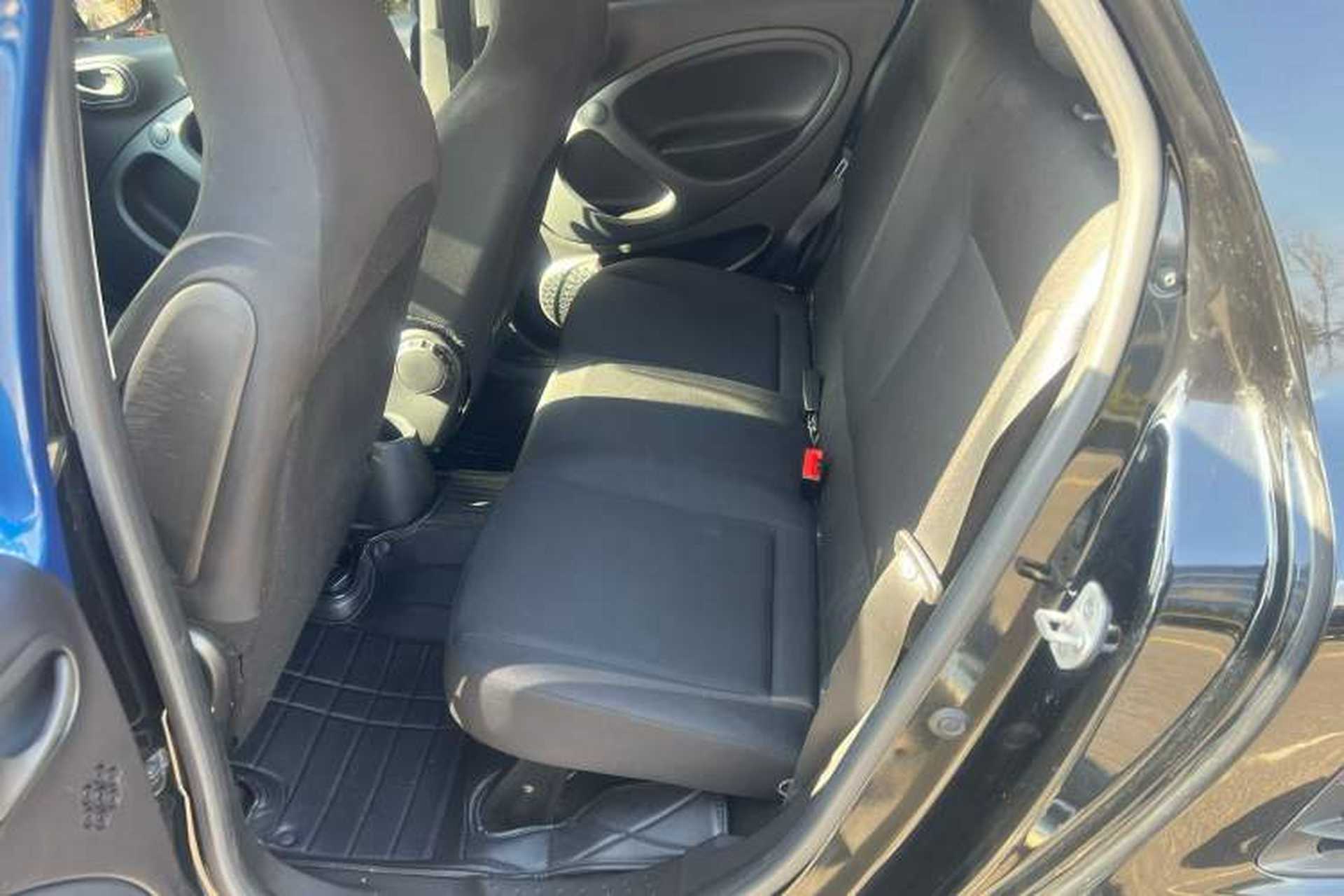 Used smart forfour 2018 1.0L 52 kW Dynamic Edition Left Rear Seat