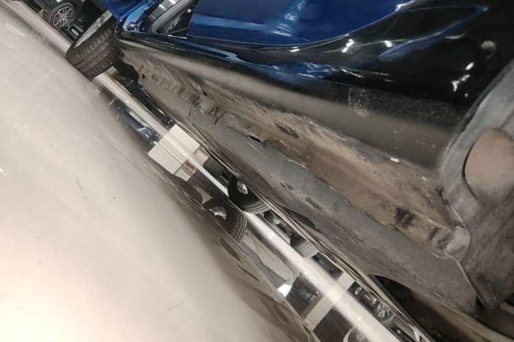 Used smart forfour 2018 1.0L 52 kW Dynamic Edition Left Side Sill