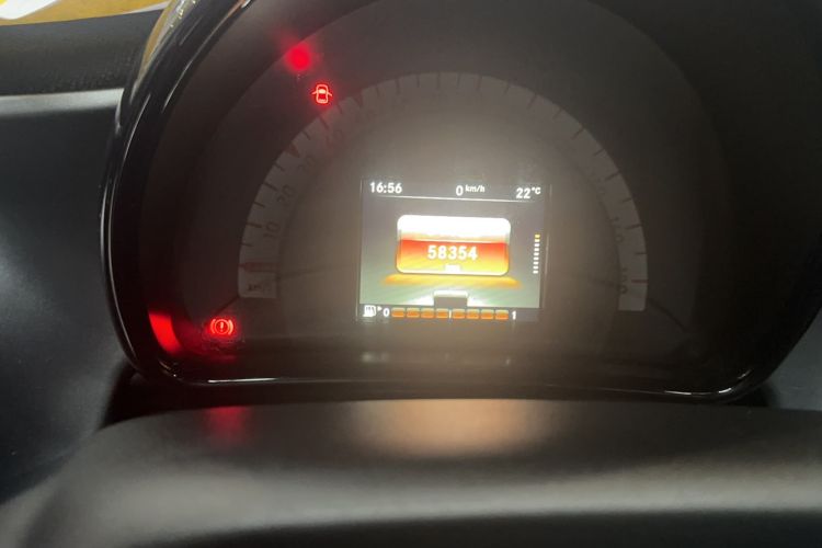Used smart forfour 2018 1.0L 52kW Passion Edition Odometer Close Up