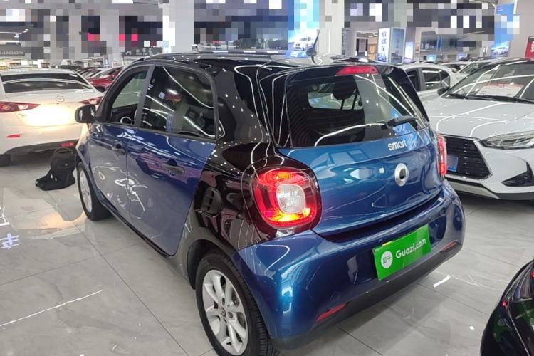 Used smart forfour 2018 1.0L 52 kW Dynamic Edition Rear Left 45 Deg