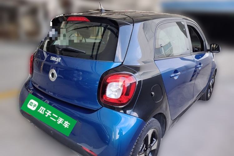 Used smart forfour 2018 0.9T 66 kW Fashion Edition Rear Right 45 Deg
