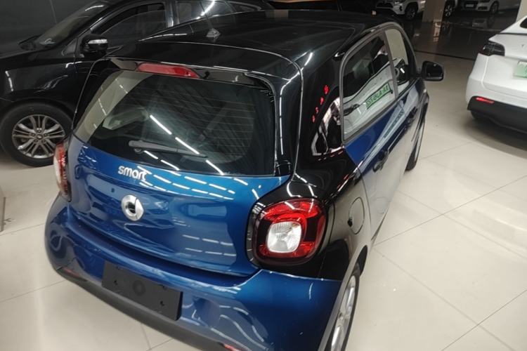 Used smart forfour 2018 1.0L 52 kW Dynamic Edition Rear Right 45 Deg
