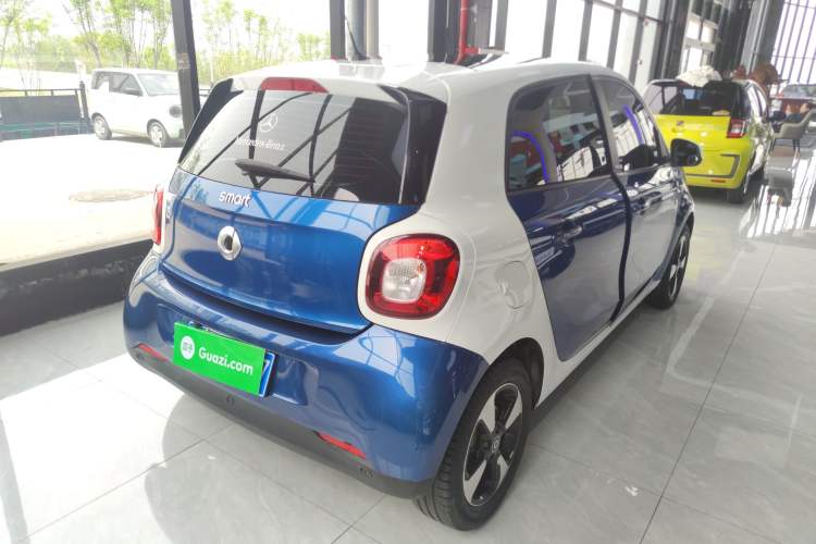 Used smart forfour 2018 1.0L 52kW Passion Edition Rear Right 45 Deg