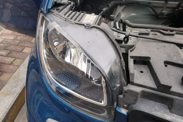 Used smart forfour 2018 1.0L 52 kW Dynamic Edition Right Front Headlight