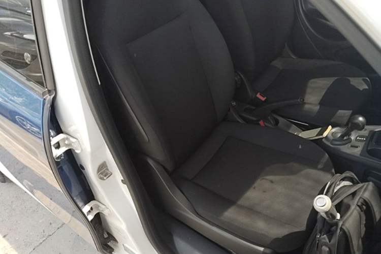 Used smart forfour 2018 1.0L 52 kW Dynamic Edition Right Front Seat