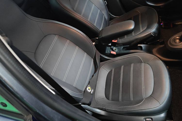 Used smart forfour 2018 0.9T 66 kW Pioneer Edition Right Front Seat