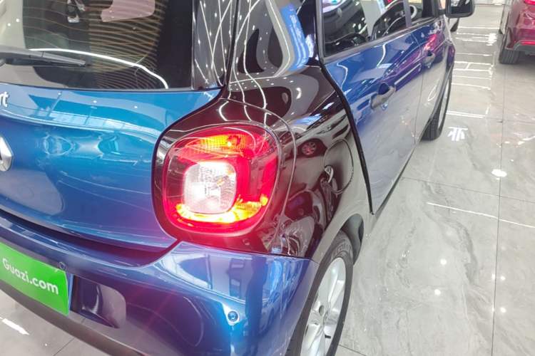 Used smart forfour 2018 1.0L 52 kW Dynamic Edition Right Rear Taillight