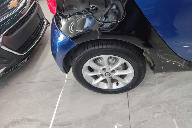 Used smart forfour 2018 1.0L 52 kW Dynamic Edition Right Rear Wheel Hub