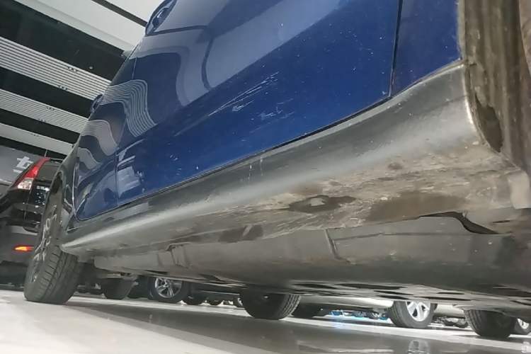 Used smart forfour 2018 1.0L 52kW Passion Edition Right Side Sill