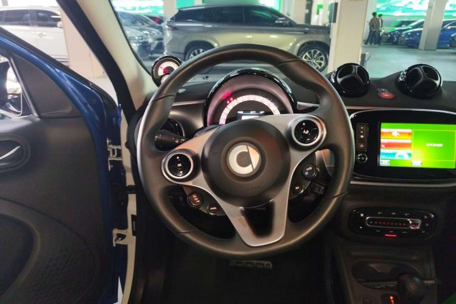 Used smart forfour 2018 0.9T 66 kW Pioneer Edition Steering Wheel