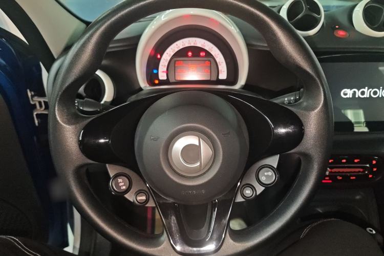 Used smart forfour 2018 1.0L 52 kW Dynamic Edition Steering Wheel