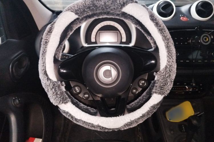Used smart forfour 2018 1.0L 52 kW Dynamic Edition Steering Wheel