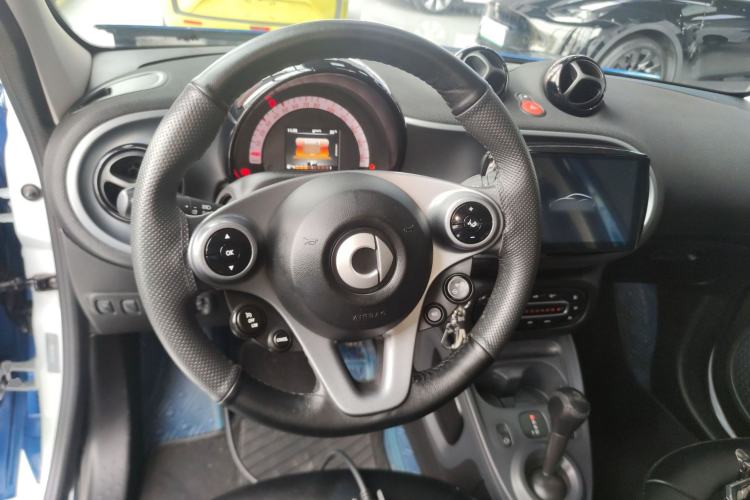 Used smart forfour 2018 1.0L 52kW Passion Edition Steering Wheel