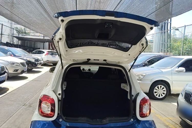 Used smart forfour 2018 1.0L 52 kW Dynamic Edition Trunk