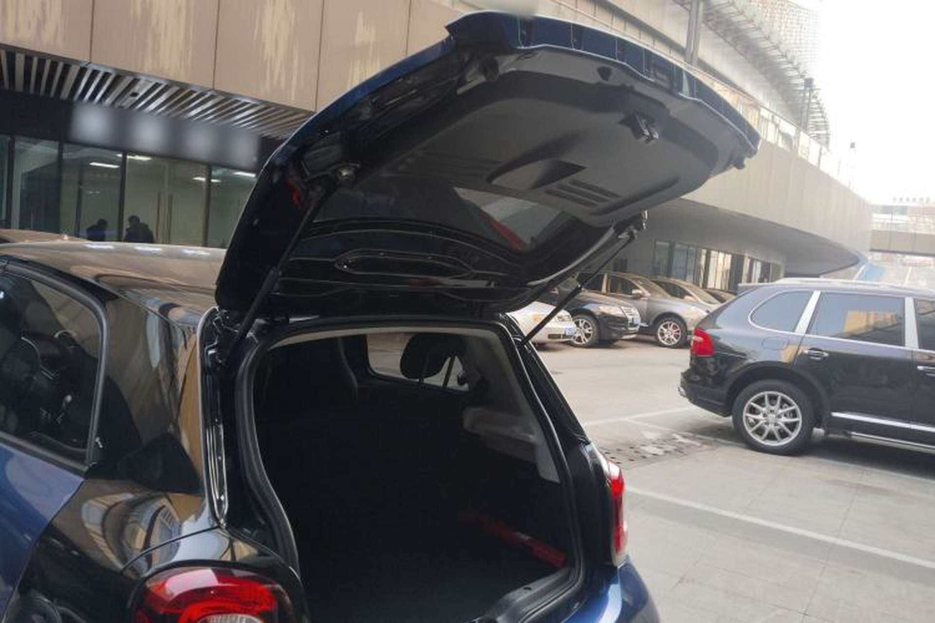 Used smart forfour 2018 1.0L 52 kW Dynamic Edition Trunk