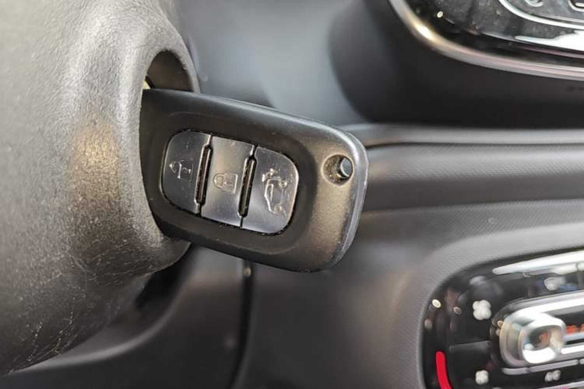 Used smart forfour 2018 1.0L 52 kW Dynamic Edition Vehicle Key