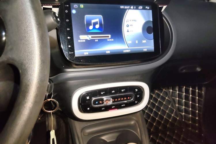 Used smart forfour 2018 1.0L 52 kW Dynamic Edition Audio And AC Panel
