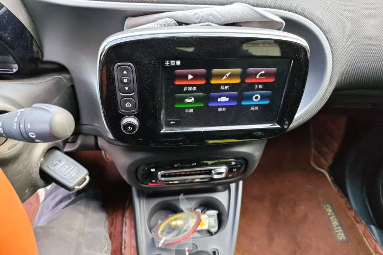 Used smart forfour 2018 0.9T 66 kW Pioneer Edition Audio And AC Panel